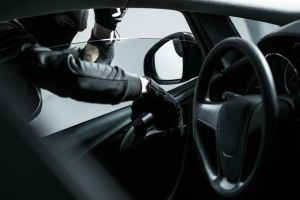 В Кузнецком районе автомобилист догнал похищаемый у него Mercedes-Benz