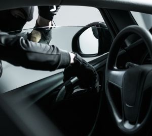 В Кузнецком районе автомобилист догнал похищаемый у него Mercedes-Benz