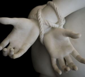 В Пензе 5 мужчин похитили должника и 4 месяца издевались над ним