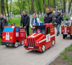 В «параде детских колясок» приняли участие более 40 семей из Пензы