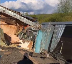 В Пензенской области МАЗ наехал на вагончики дорожников