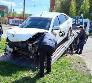 В Пензе легковушка влетела в столб