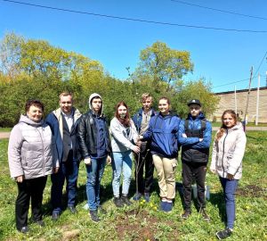 Участники ОПОРЫ РОССИИ высадили 50 деревьев в пензенском селе