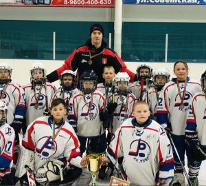 Кузнецкие хоккеисты стали призерами межрегионального турнира