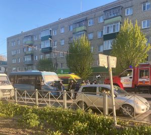 В Пензе рядом с ПГУАС задымился микроавтобус