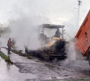 Жителей Пензы шокировала укладка асфальта в ливень