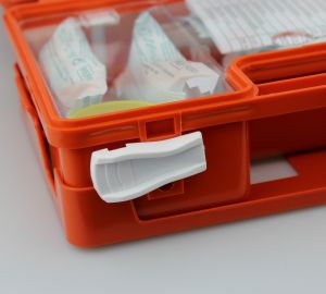 Терапевт рассказал, что должно быть в аптечке во время майских праздников