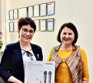 Ольга Чистякова помогла школе Спутника со звуковым оборудованием