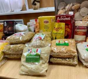 Ольга Чистякова передала многодетным семьям продуктовые наборы