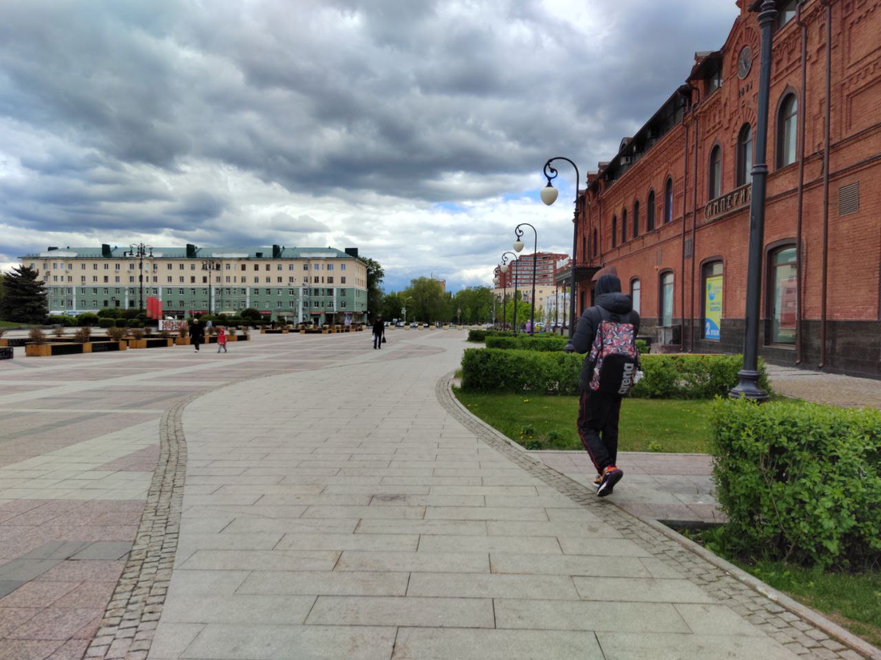 С закрытием Макдоналдса на площади Ленина стало значительно чище