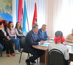 Валерий Лидин посетил музей воинской славы в школе имени Китанина в Тамале