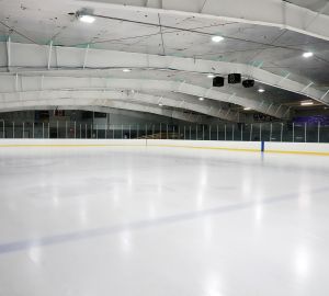 Возведение нового ледового дворца в Арбеково закончат в сентябре 2022 года