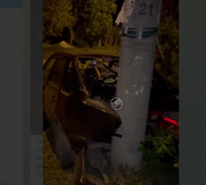 Очевидцы ночного ДТП: "Несовершеннолетний угнал у дедушки автомобиль"