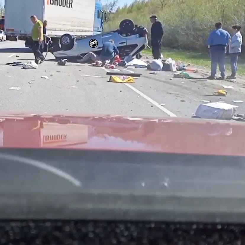 На трассе М5 "Урал" перевернулась легковушка, есть пострадавшие