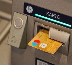 Пензячка поверила лжесотруднику банка и лишилась 680 тысяч рублей