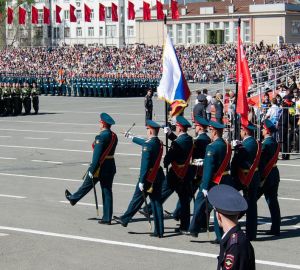 Депутат Госдумы РФ предложил новый государственный флаг России