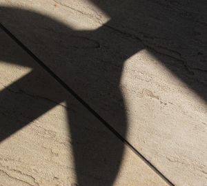 Пензенские полицейские задержали злоумышленника за перелом ноги табуретом гостю