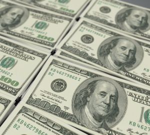 Курс доллара снизился до 66 рублей