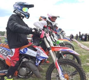 В Кузнецке состоялись состязания по мотокроссу памяти экс-губернатора Пензенской области Василия Бочкарева