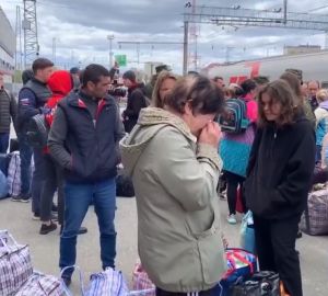 Олег Мельниченко об эвакуированных: "Некоторые из людей долгое время находились без еды и воды"