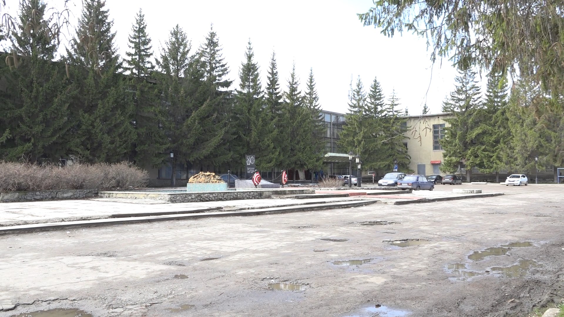 В Кузнецке рядом с МЭЦ «Юность» начались демонтажные работы