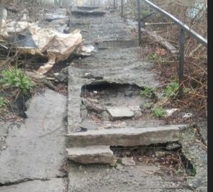 Житель Пензы пожаловался на ужасную лестницу на улице Ульяновской