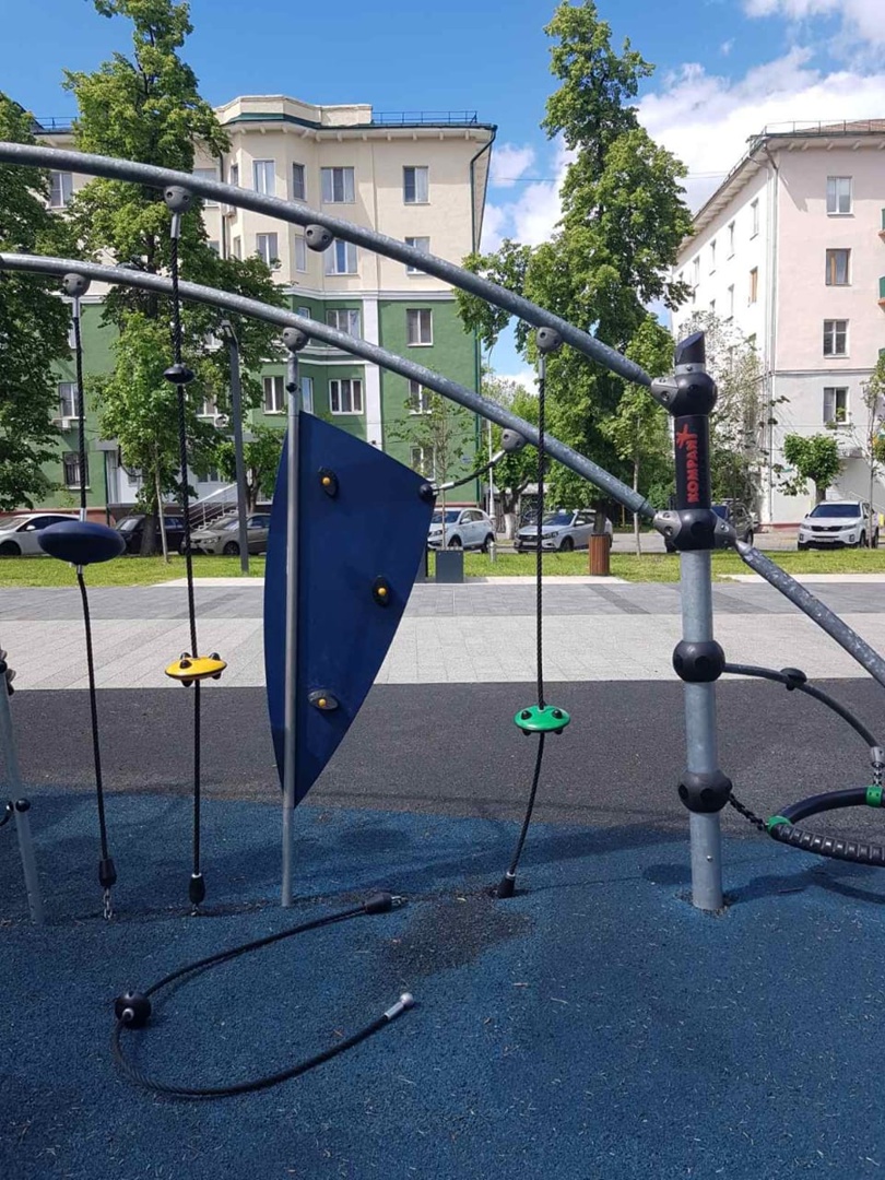 В Пензе на улице Славы пообещали отремонтировать детскую площадку