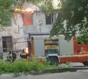 В Пензе загорелось здание бывшего военкомата