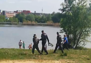 В Пензе на пляже у 6-ой городской больницы полиция задержала подростка с пистолетом и ножом