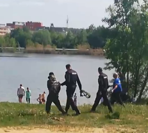 В Пензе на пляже у 6-ой городской больницы полиция задержала подростка с пистолетом и ножом