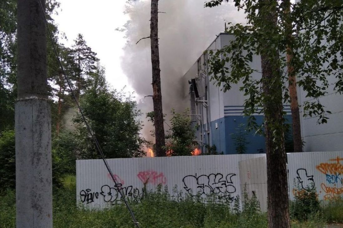 В Заречном произошел пожар на территории парка в пустующем здании