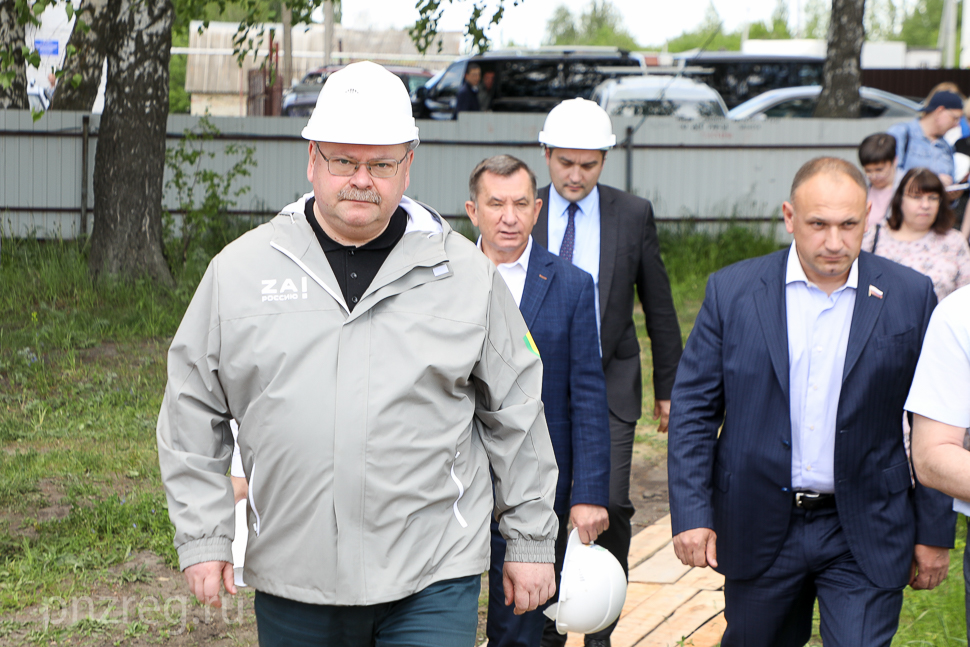 Глава Пензенской области проверил строительство Бессоновской школы