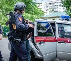 В Пензе вандалы разбили окно в строении на улице Кирова