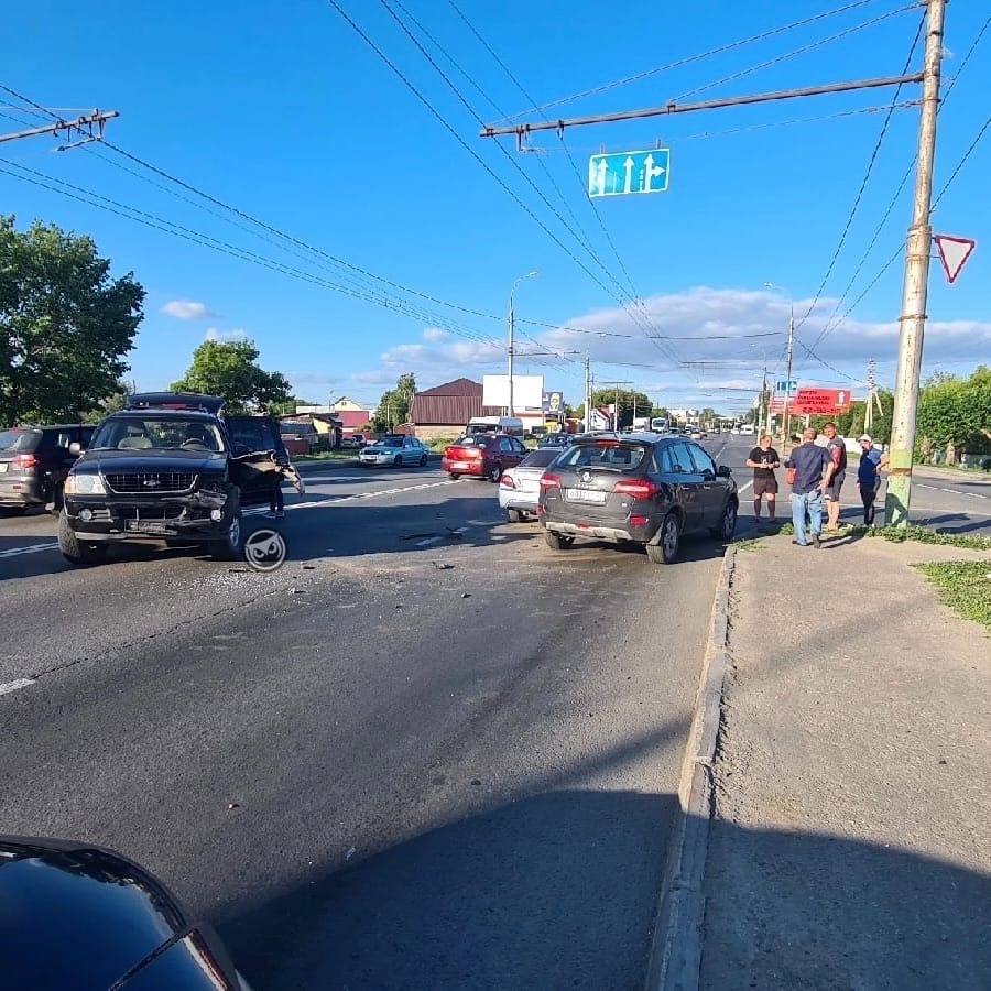 В ДТП на Сурском мосту пострадал водитель иномарки