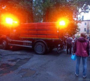 В Пензе жителям ул. Циолковского привезли воду после аварии на сетях водоснабжения