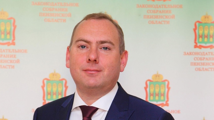 Владимир Вдонин помог обновить ФАП в Нижнеломовском районе