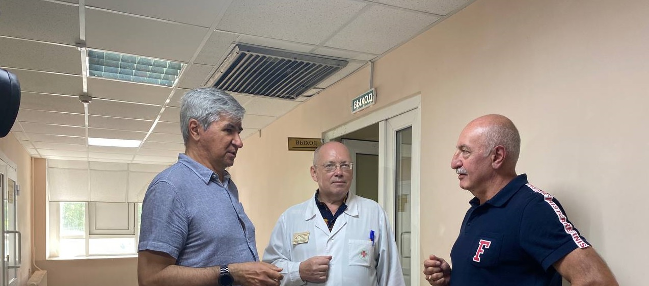 В Пензе врачи провели сложнейшую операцию упавшему с параплана медику