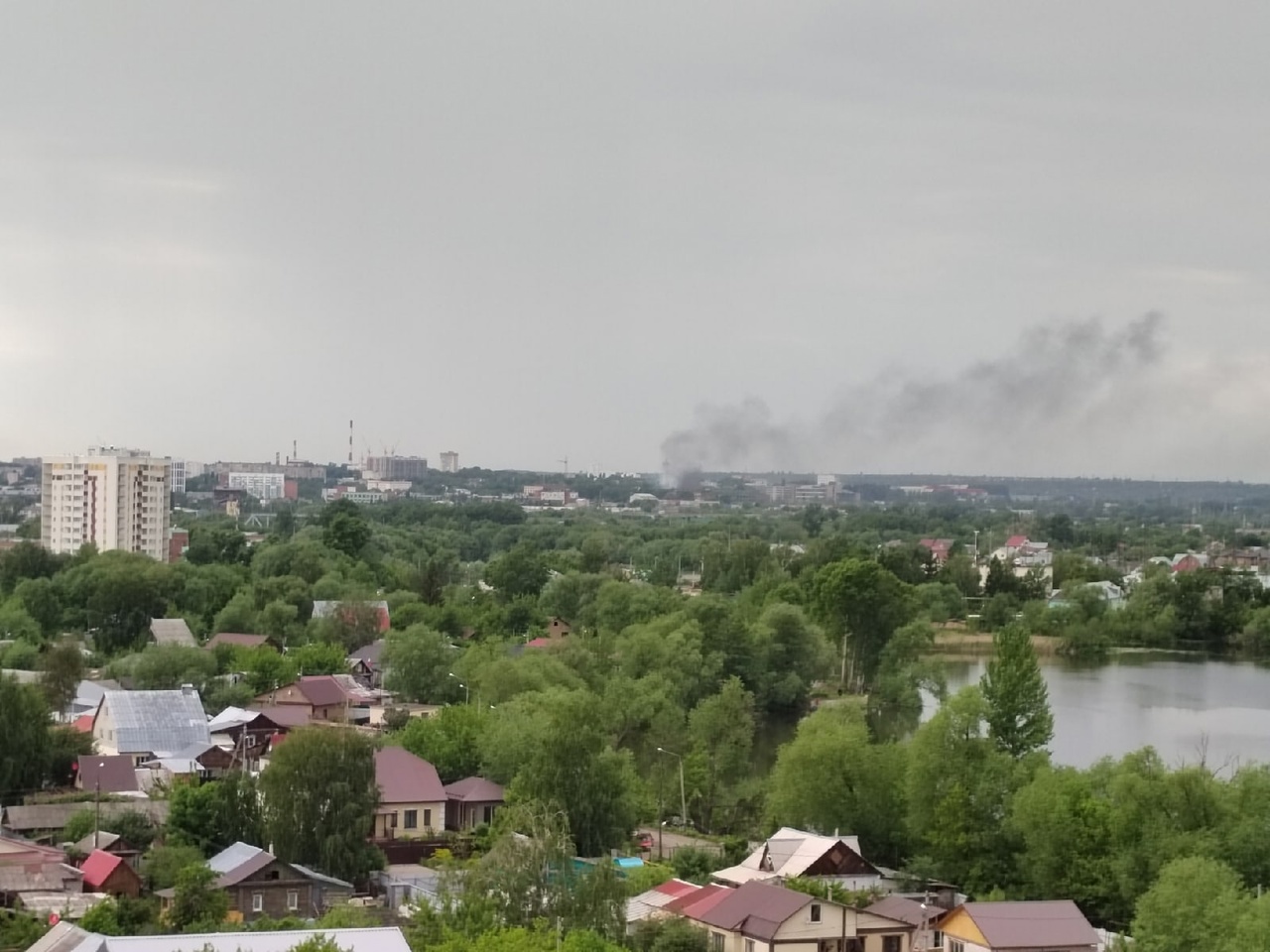 Пензенцев напугал чёрный дым в Заводском районе