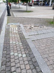 Пензенцы пожаловались Олегу Мельниченко на разваливающуюся часть Московской