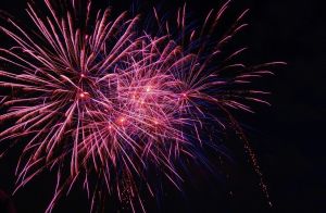 В честь Дня города и России салют и фейерверк продлятся 15 минут