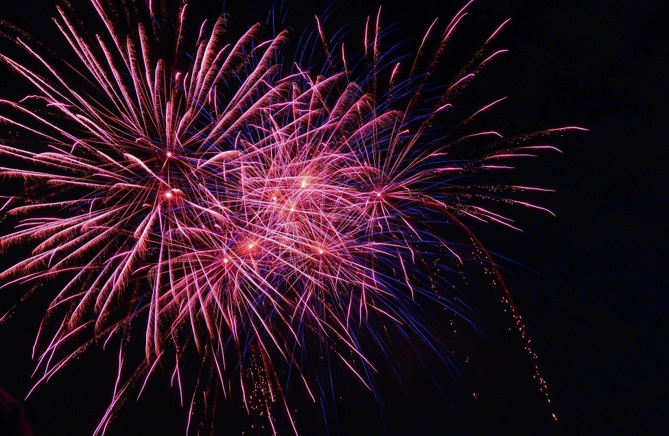 В честь Дня города и России салют и фейерверк продлятся 15 минут