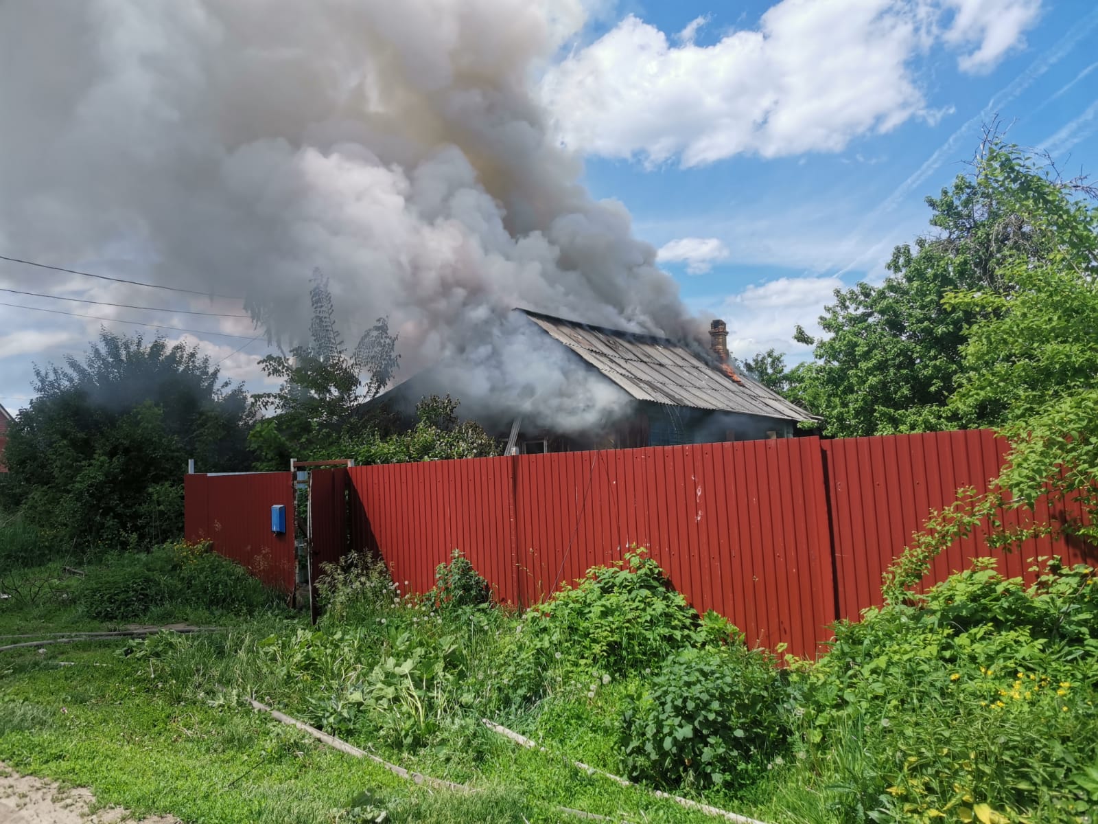 В пожаре на Западной поляне Пензы пострадала женщина