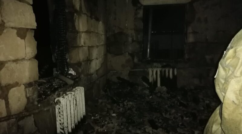 СК выясняет обстоятельства смертельного пожара в Лопатинском районе