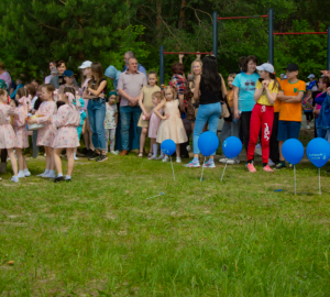 В День защиты детей для кузнечан прошел семейный праздник "Дети и хаски"