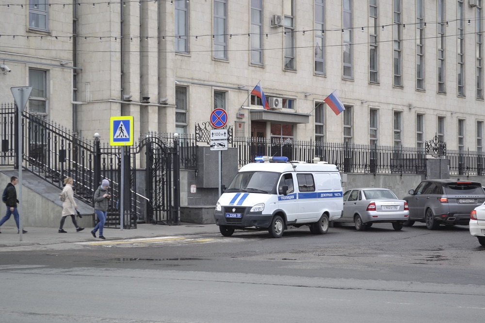 Зареченцам назвали причину пожара в заброшенном кафе «Пингвин»