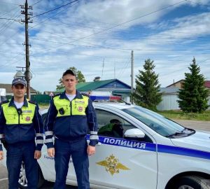 Пензенские инспекторы ДПС помогли женщину с инсультом доставить в медучреждение