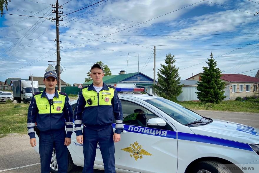 Пензенские инспекторы ДПС помогли женщину с инсультом доставить в медучреждение