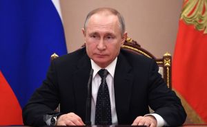 Путин предложил начислять по 500 тыс.руб. удостоенным ордена "Родительская слава"