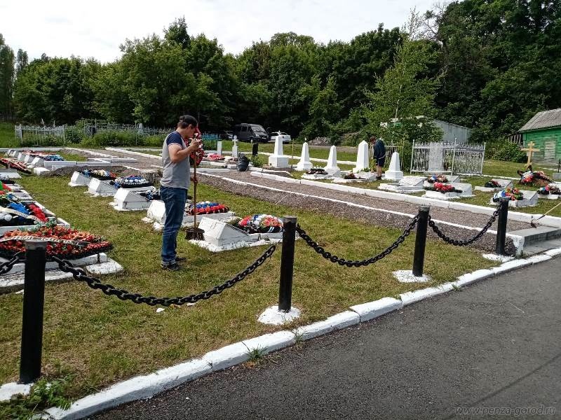 В Пензе на Мироносицком кладбище привели в порядок места воинских захоронений