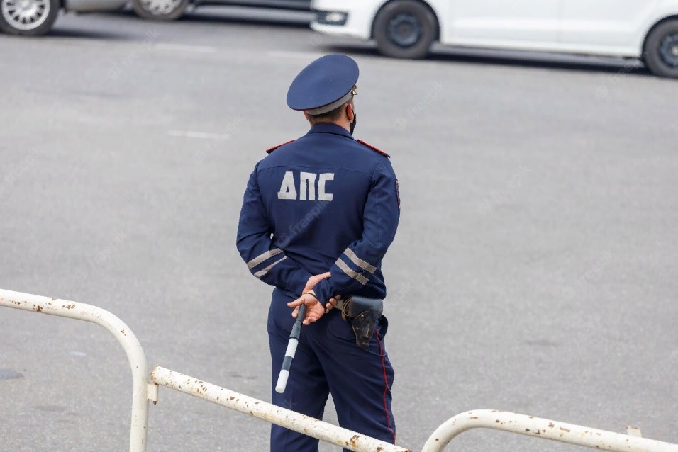 Инспекторы ГИБДД выйдут на дороги без зеленых жилетов